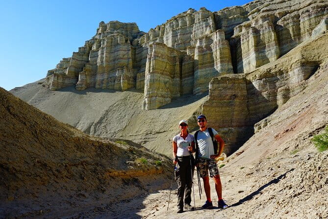 4-Day Altyn Emel Park + Kolsai & Kaindy Lakes + Charyn Canyon jeep-tour - What the private jeep setup really adds