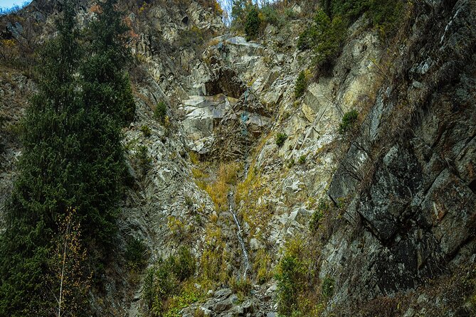 Alma-Arasan gorge tour - What the guide experience may be like