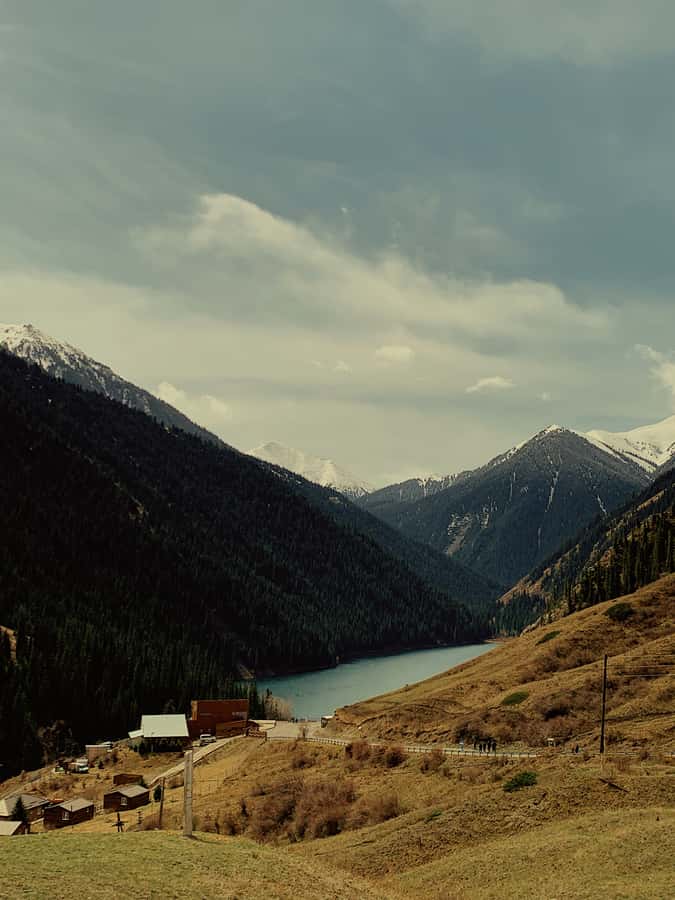 Almaty: Kolsay & Kaindy Lakes, Charyn Canyon Private Tour - Black Canyon, a short stop with wide views