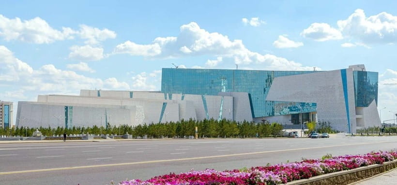Astana City Tour: Certified Guide+Winetasting+All Inclusive - Ak Orda and the capital’s official center