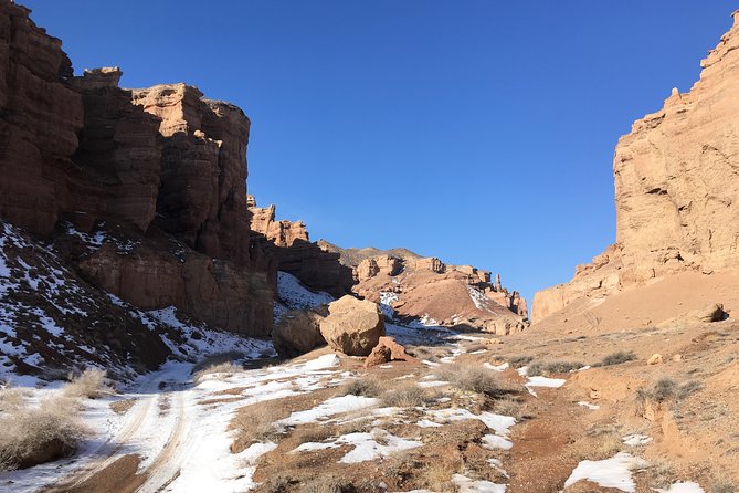 Charyn Canyon Private tour from Almaty, 1 day - A second canyon and the 14:00 walk