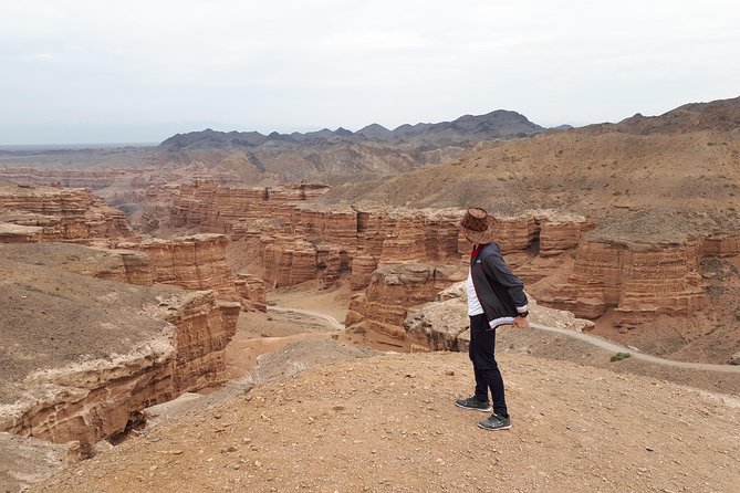 Charyn canyon - Walking through the canyon’s castle formations