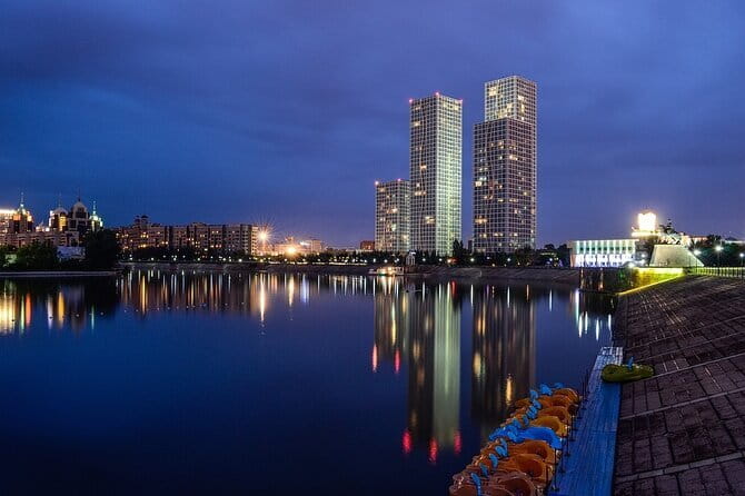 Guided Night Time Tour of Astana in a Private Car - Khan Shatyr brings Norman Foster’s bold design